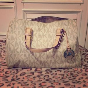 Micheal Kors large vanilla tote